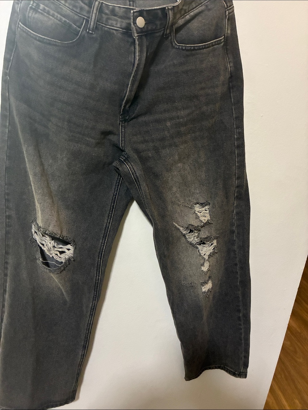 Men's Distressed Black Ripped Jeans